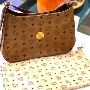 VINTAGE MCM HOBO STYLE